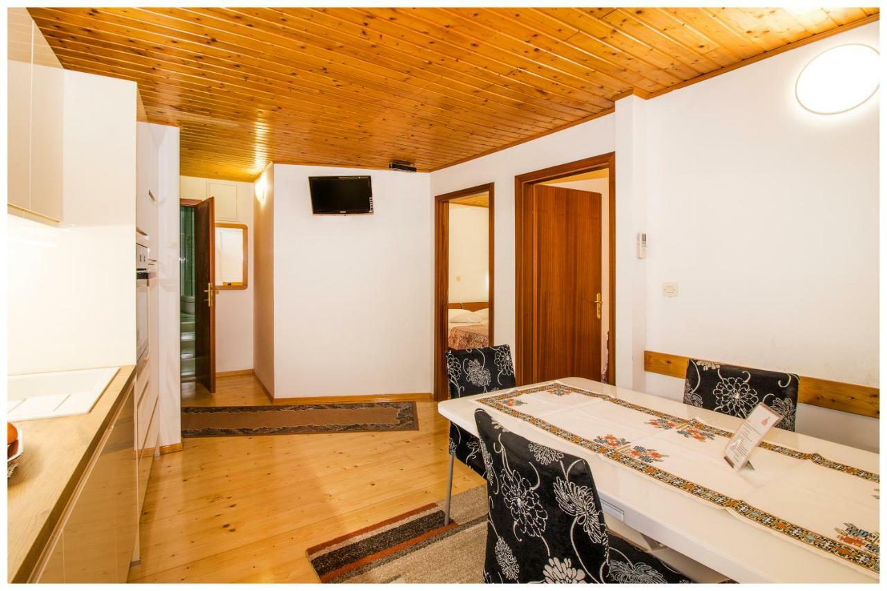 Apartments Mirabella Omiš Exterior foto